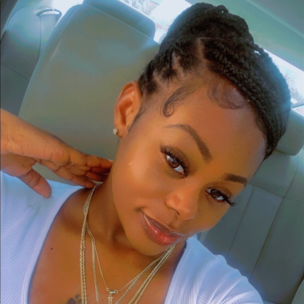 Meet your Posher, Brittney
